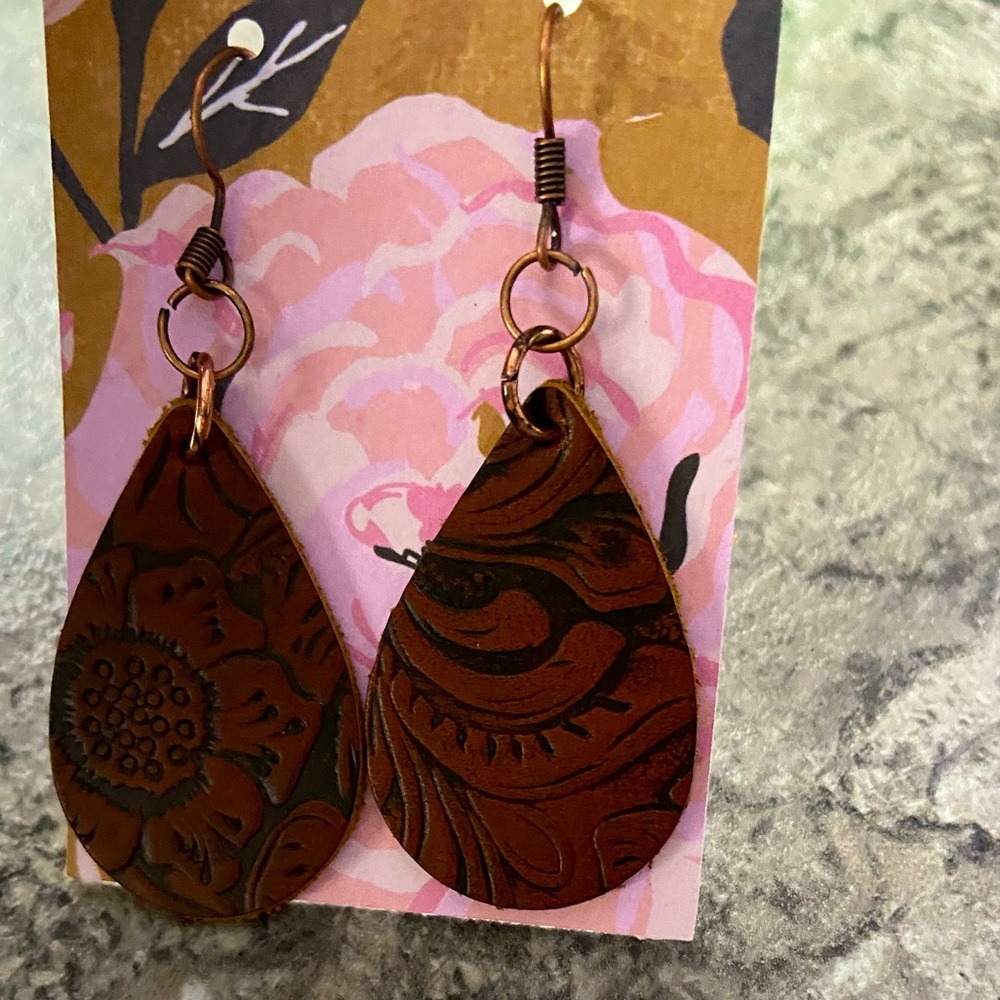 🆕 Leather sun flower earrings
